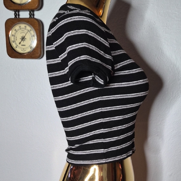 Black and White Striped Women's Top - Picture 4 of 5